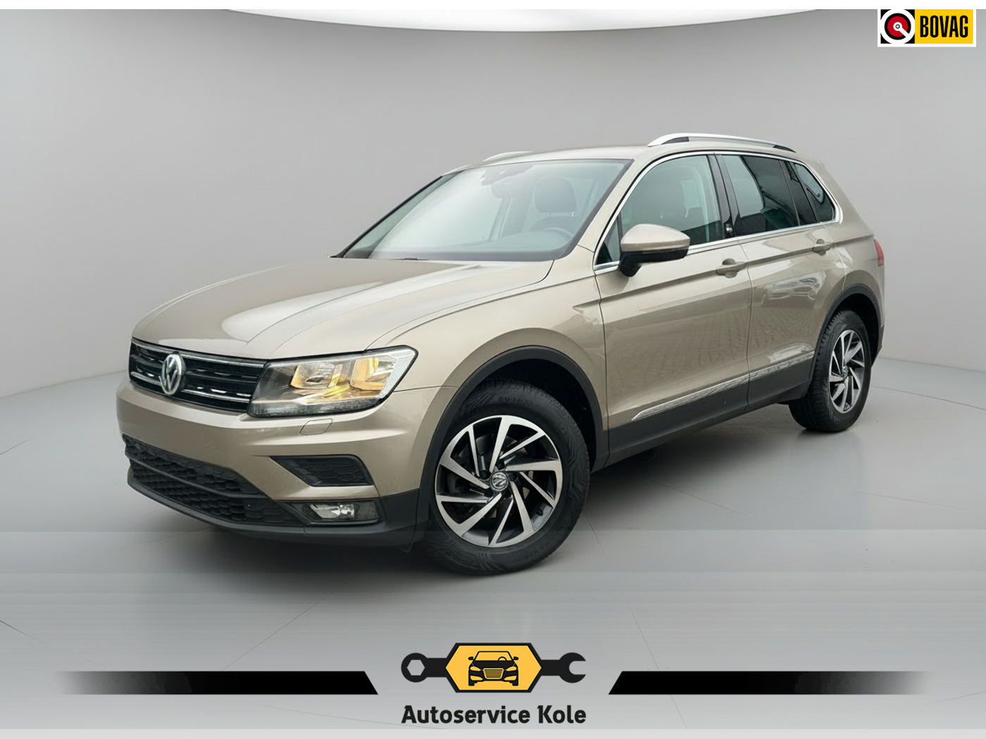 Volkswagen Tiguan 1.4 TSI Automaat Comfortline * Navigatie * Stoelverwarming * Adaptieve Cruise Control 2017 - voorkant