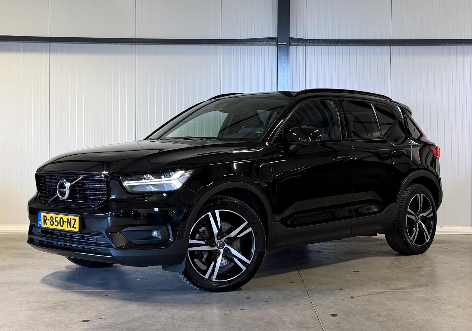 Volvo XC40 1.5 T5 Recharge R-Design Camera Trekhaak Carplay 2021 - voorkant