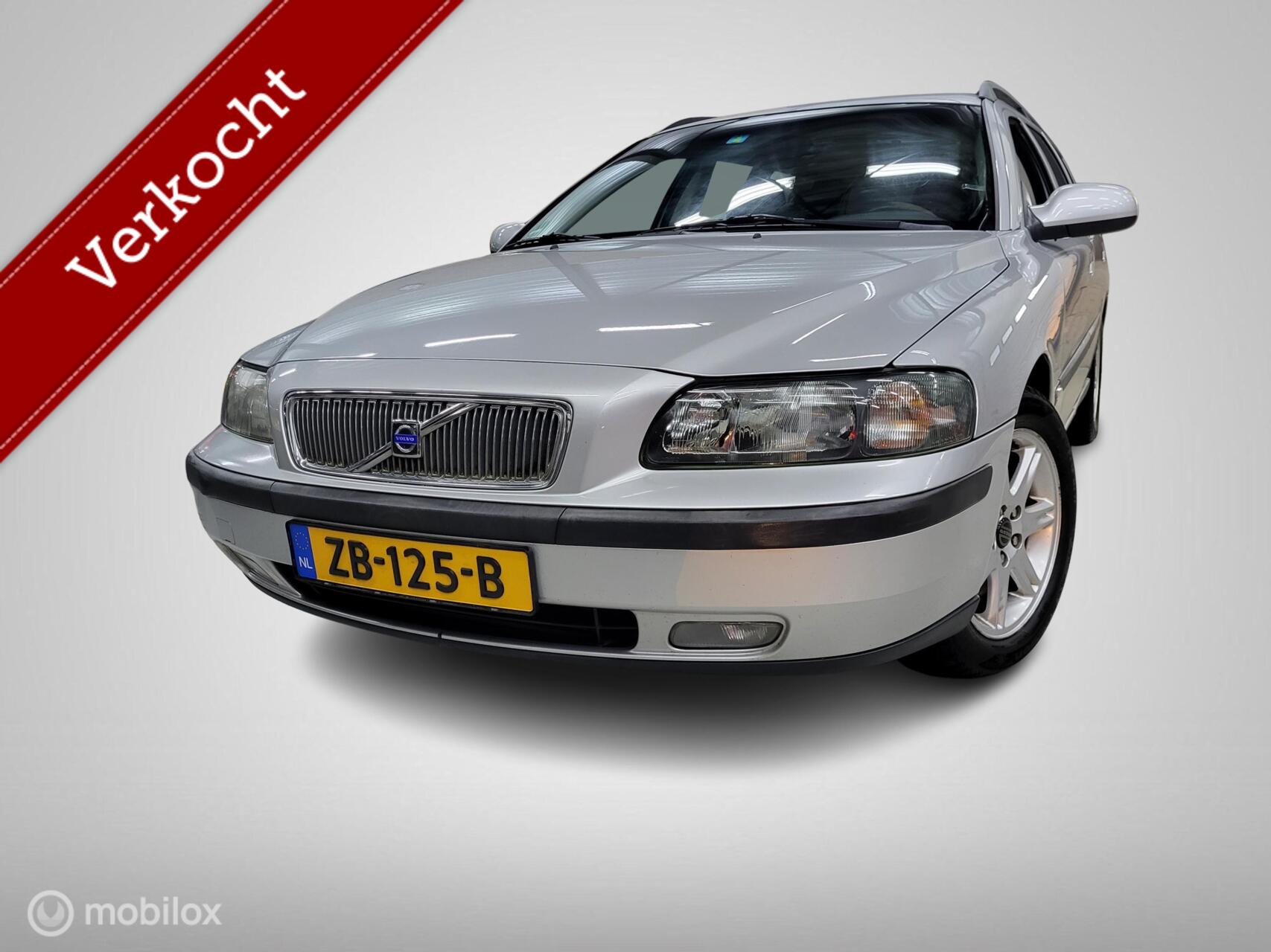 Volvo V70 2.4 Comfort Line/Youngtimer/Cruise/PDC/Trekhaak 2002 - voorkant