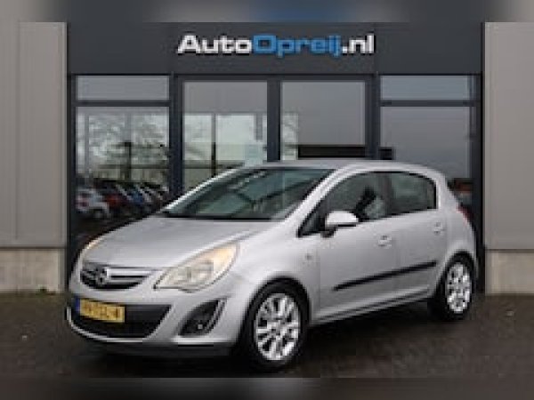 Opel Corsa 1.4-16V Edition 2012 - voorkant