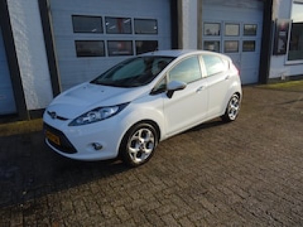 Ford Fiesta 1.25 Champion 2012 - voorkant