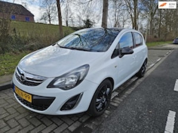 Opel Corsa 1.2-16V Cosmo 2013 - voorkant