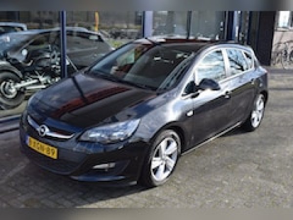 Opel Astra 1.4 Turbo Business + 2014 - voorkant