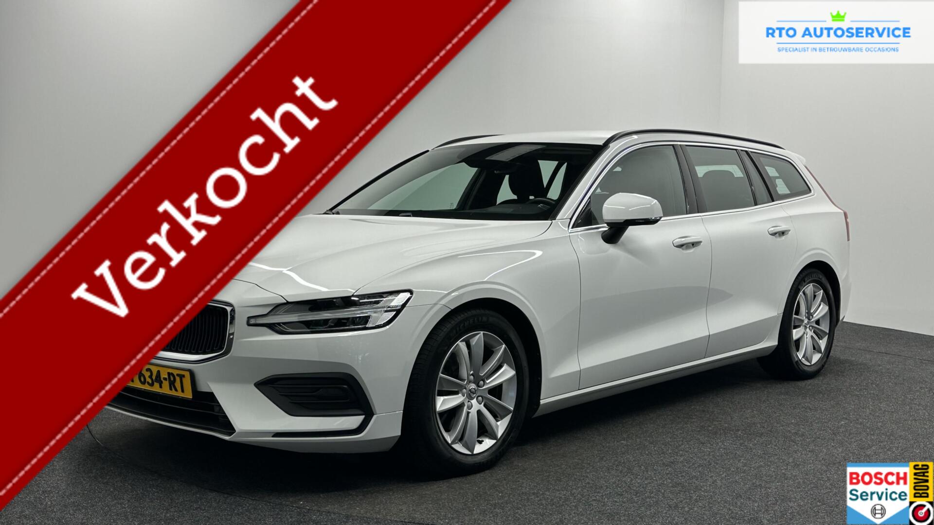 Volvo V60 2.0 B4 Momentum Business TREKHAAK CARPLAY ECC NAVI CRUISE LM. 2021 - voorkant