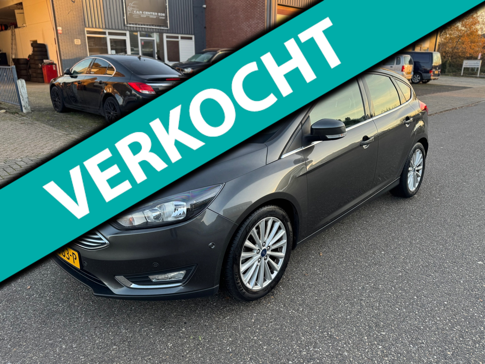 Ford Focus 1.0 Titanium 5D 2017 Grijs | DISTR VV | 1 STE EIGENAAR 2017 - voorkant