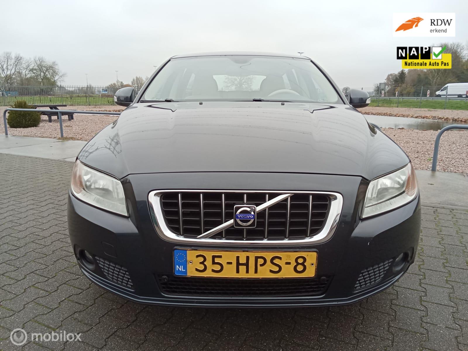 Volvo V70 2.0 Momentum/leder/cruise/clima 2009 - voorkant