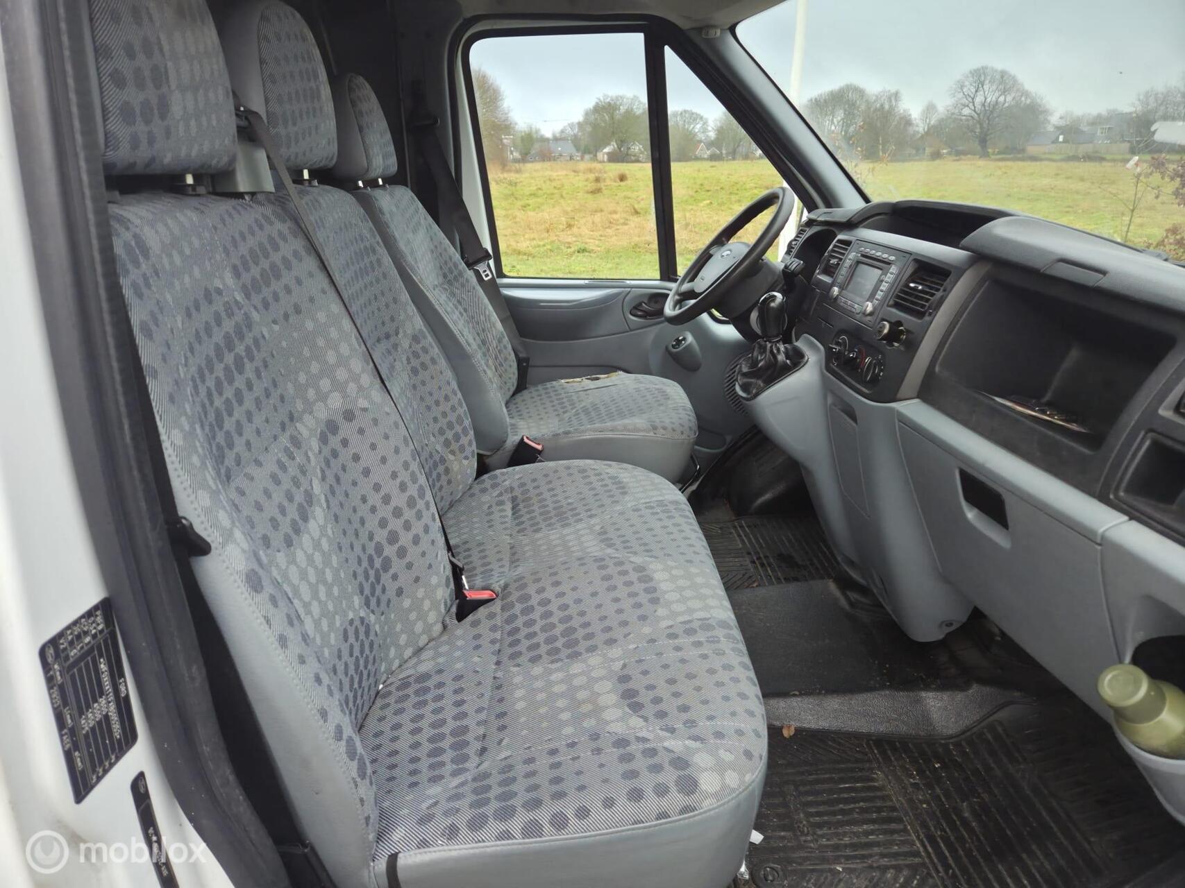 Foto van Ford Transit 260s Van 85dpf LR 4.23
