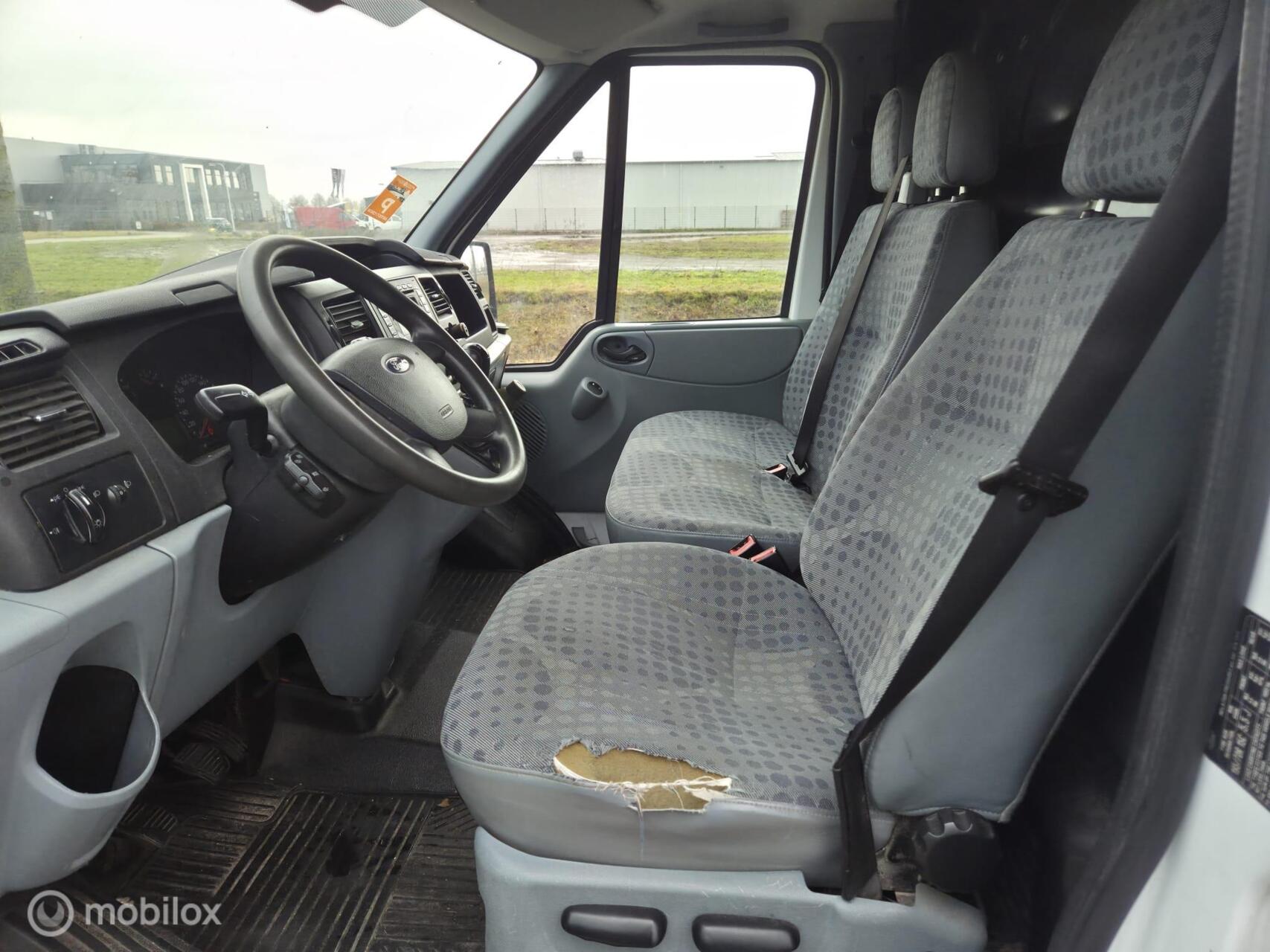 Foto van Ford Transit 260s Van 85dpf LR 4.23