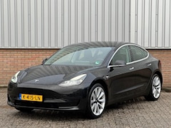 Tesla Model 3 Standard RWD Plus 60 kWh 2020 - voorkant