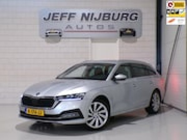 Skoda Octavia 1.0 e-TSI Business Edition Plus 2021 - voorkant
