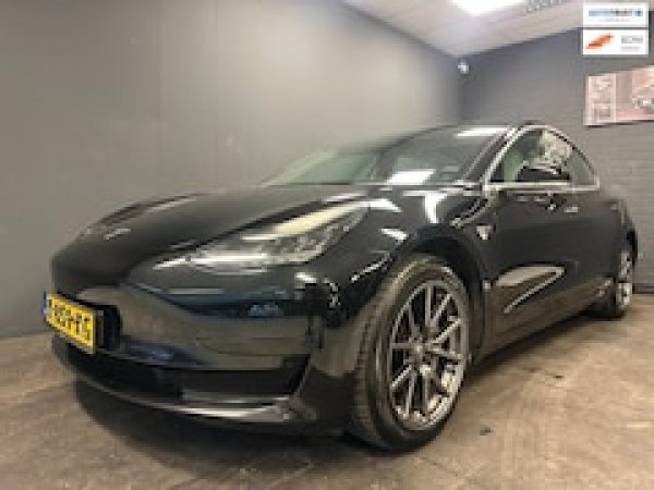 Tesla Model 3 Standard RWD Plus 60 kWh 2020 - voorkant