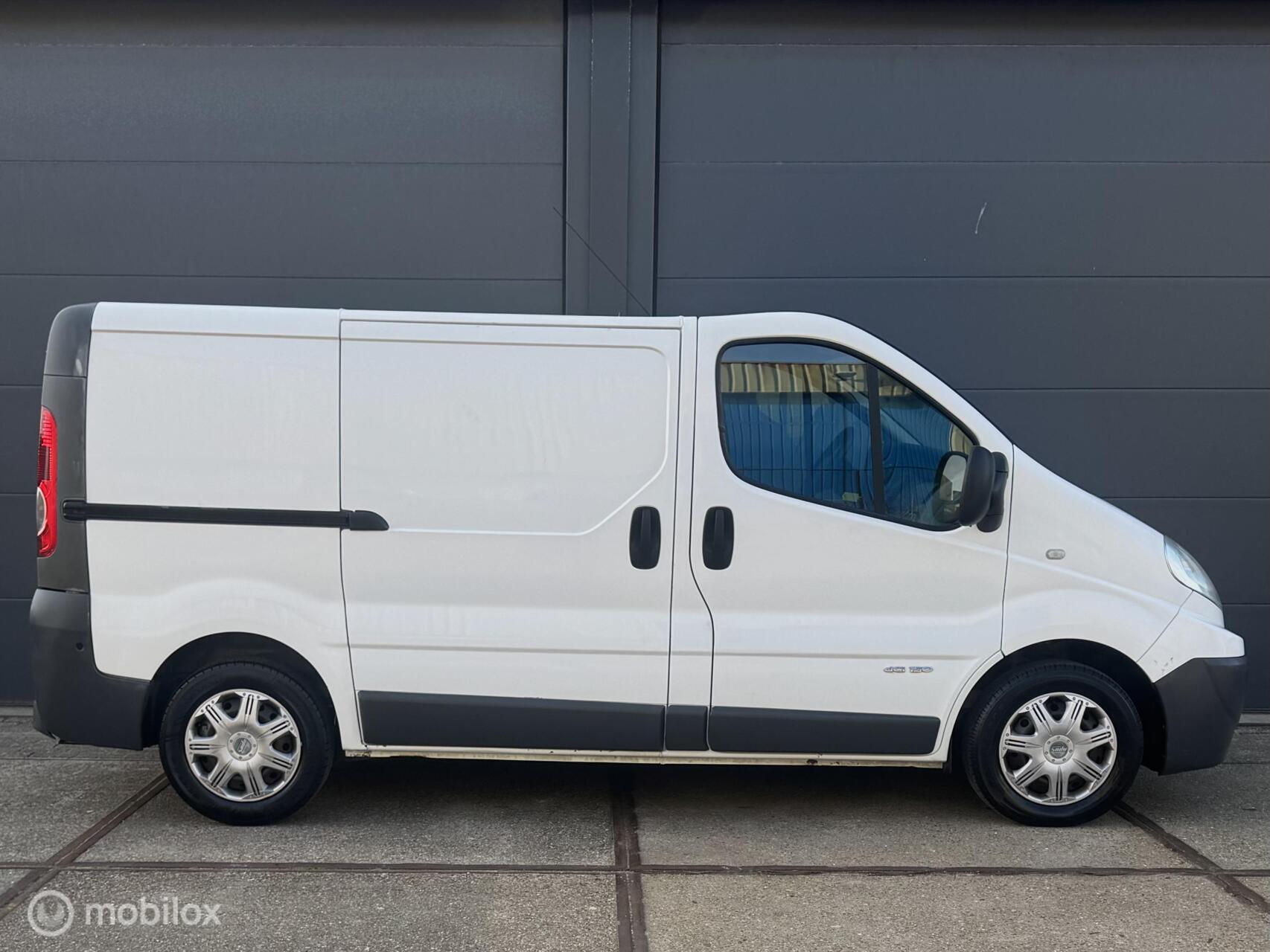 Foto van Renault Trafic T29 L1/h1 2,5 Dci 84kw E4 Fap