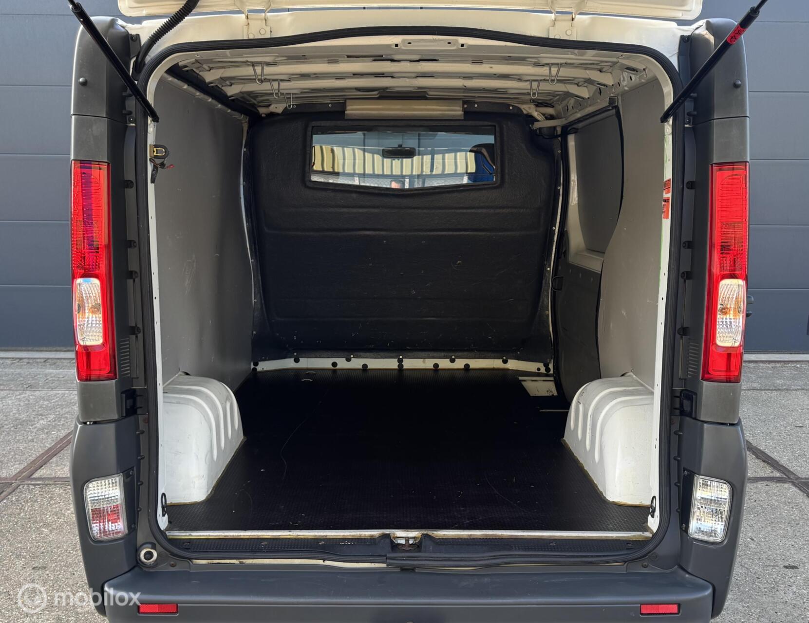 Foto van Renault Trafic T29 L1/h1 2,5 Dci 84kw E4 Fap