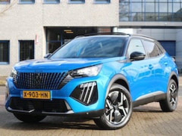 Peugeot 2008 1.2 PureTech GT 2023 - voorkant