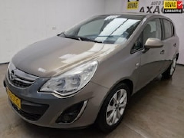 Opel Corsa 1.4-16V 2012 - voorkant