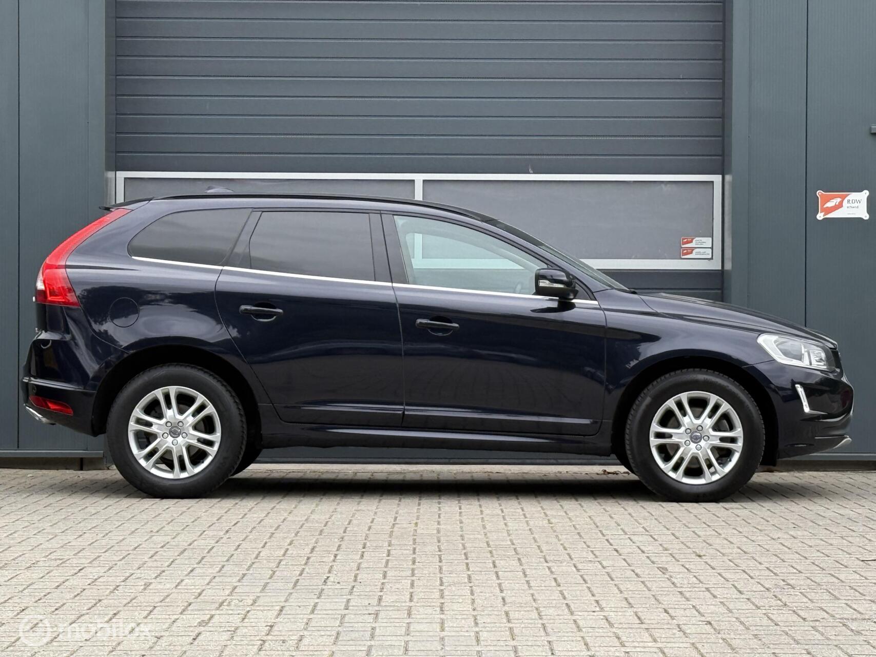 Volvo Xc60 AWD D4 2.4 5cilinder -D5 met 191PK Geartronic -EX BPM Export EU- /Adap.cruise/Xenon/Sensus Nav/Driveralert 2016 - voorkant