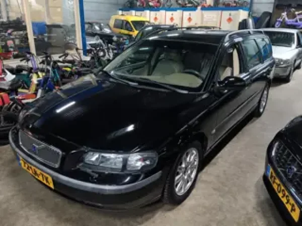 Volvo V70 2.4 Edition II 2003 - voorkant