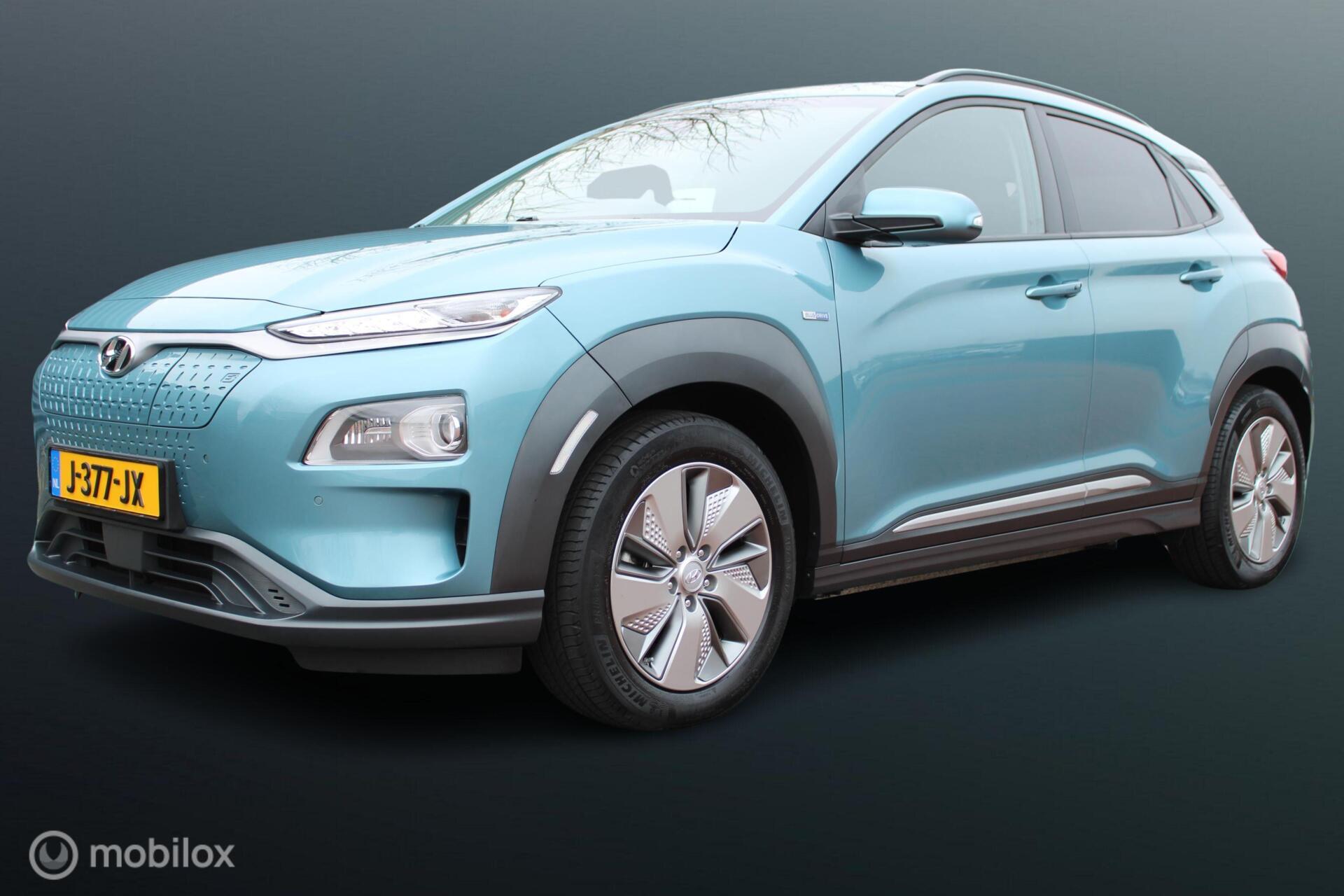 Hyundai Kona EV Premium 64 kWh, leer, Stoel-stuurverwarming, Head-up Display, 3 fasen, Donker glas, App connect + Navi, Pdc + camera 2020 - voorkant