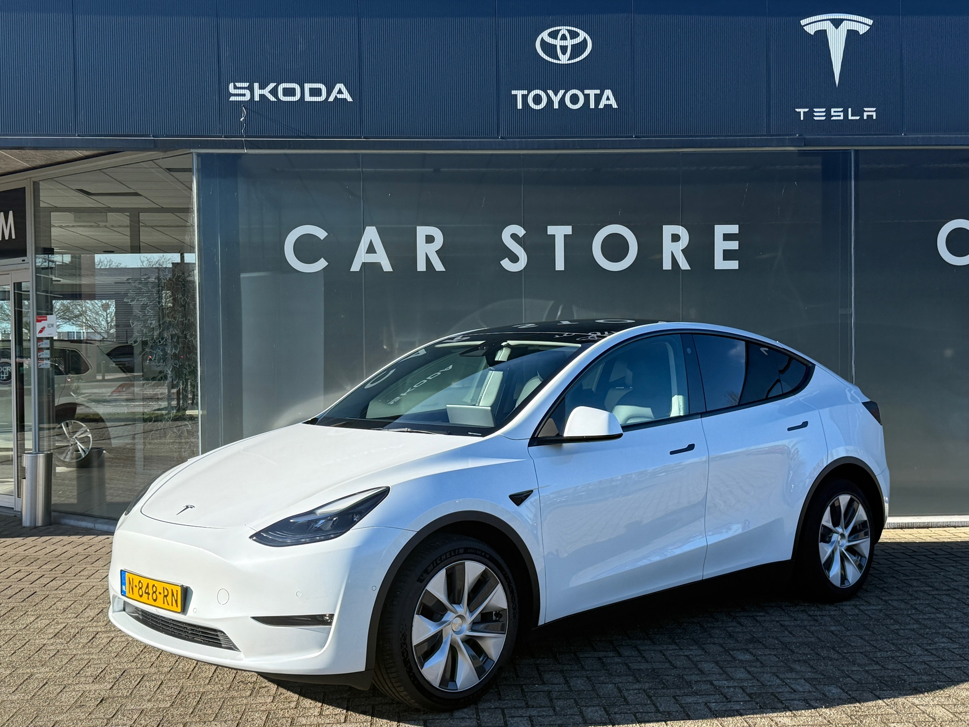 Tesla Model Y Long Range AWD 75 kWh 92% SOH Dual Motor FSD 2021 - voorkant