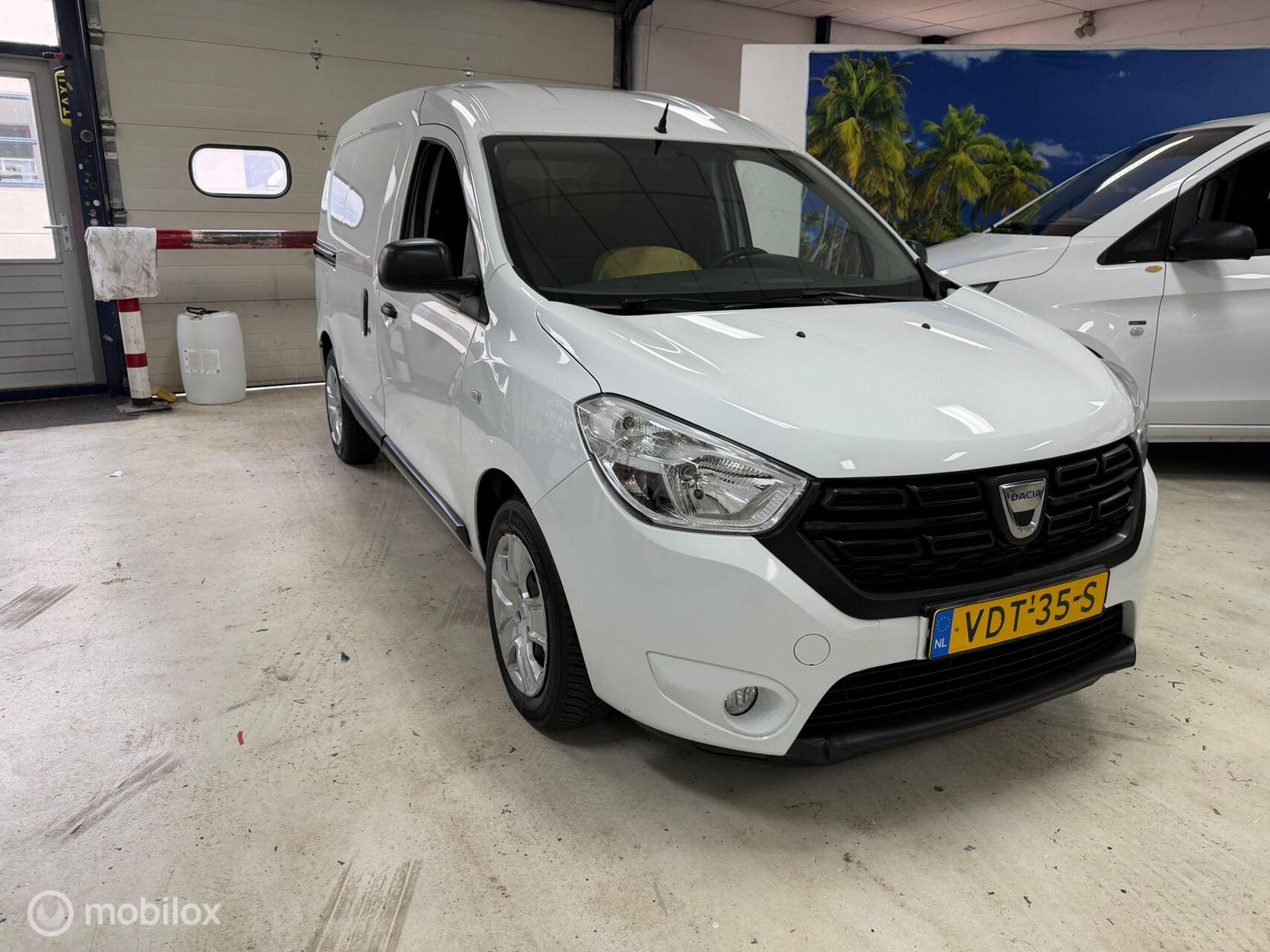 Foto van DACIA DOKKER