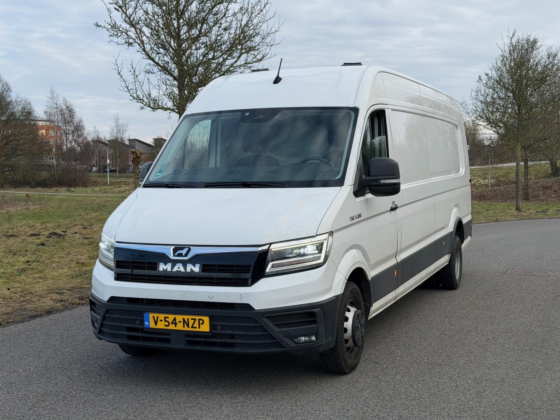 Foto van Man Tge