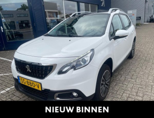 Peugeot 2008 1.2 PureTech Blue Lion 2018 - voorkant