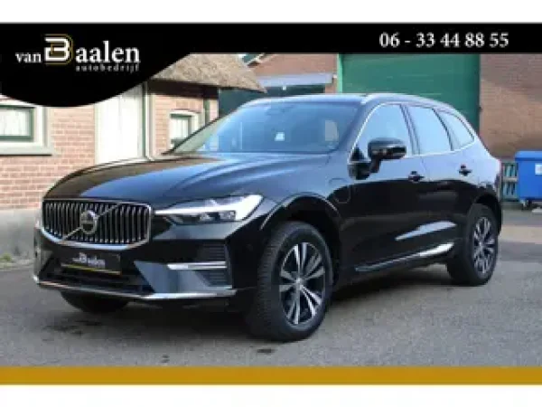 Volvo Xc60 2.0 T6 Plug-in hybrid AWD Essential Bright 2023 - voorkant