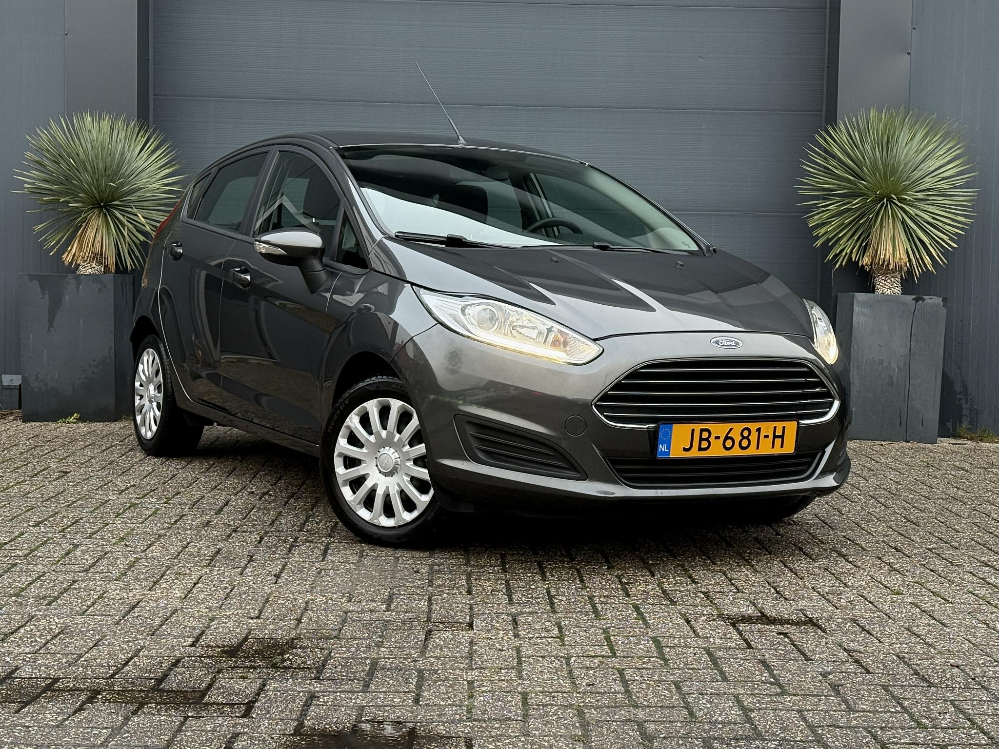 Ford Fiesta 1.0 Style Parksensor Airco 27.000km NAP ORG NL 2016 - voorkant
