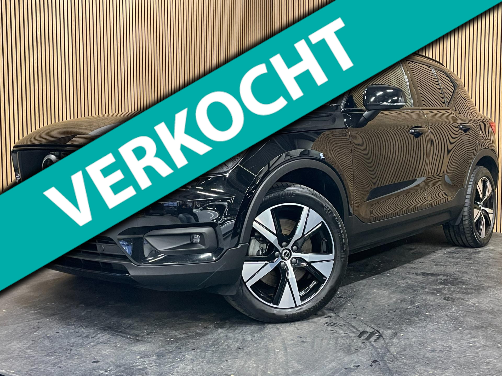Volvo XC40 Recharge P8 AWD R-Design|92,4% SOH|1/2 LEDER|STOEL+STUURVERWARMING|NAVIGATIE|ACC|APPLE CARPLAY|NL-AUT|NAP|IN.BTW|1eEIG| 2020 - voorkant