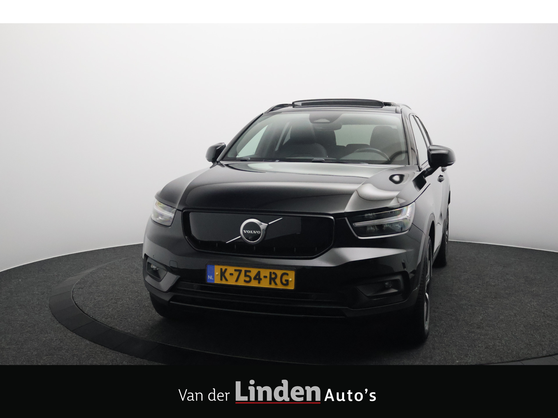 Volvo XC40 Recharge P8 AWD R-Design 408PK SOH 93,7% | Warmtepomp | Panoramadak | Harman/Kardon | 360° Camera | Leer 2021 - voorkant