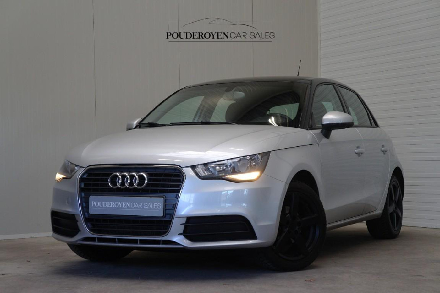 Audi A1 Sportback 1.2 TFSI Ambition / Airco / StoelVW / Rijklaar! Nieuwe APK + onderhoud! 2012 - voorkant