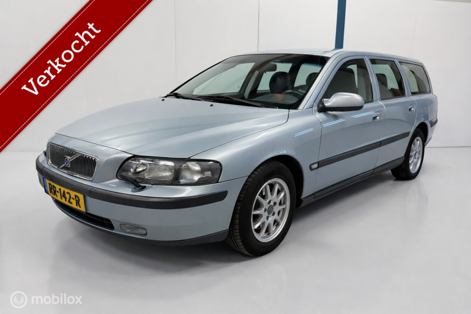 Volvo V70 2.4 GOED DE TEKST LEZEN 2001 - voorkant