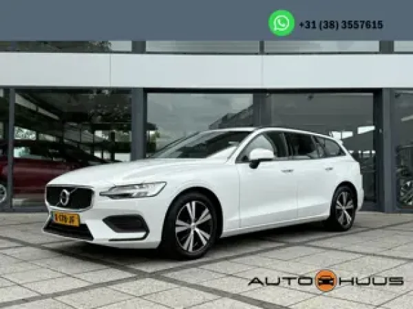Volvo V60 2.0 B3 Momentum Advantage 2021 - voorkant
