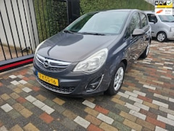Opel Corsa 1.2-16V Design Edition 2013 - voorkant