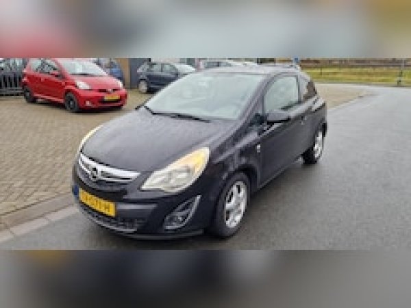 Opel Corsa 1.2-16V Selection 2011 - voorkant