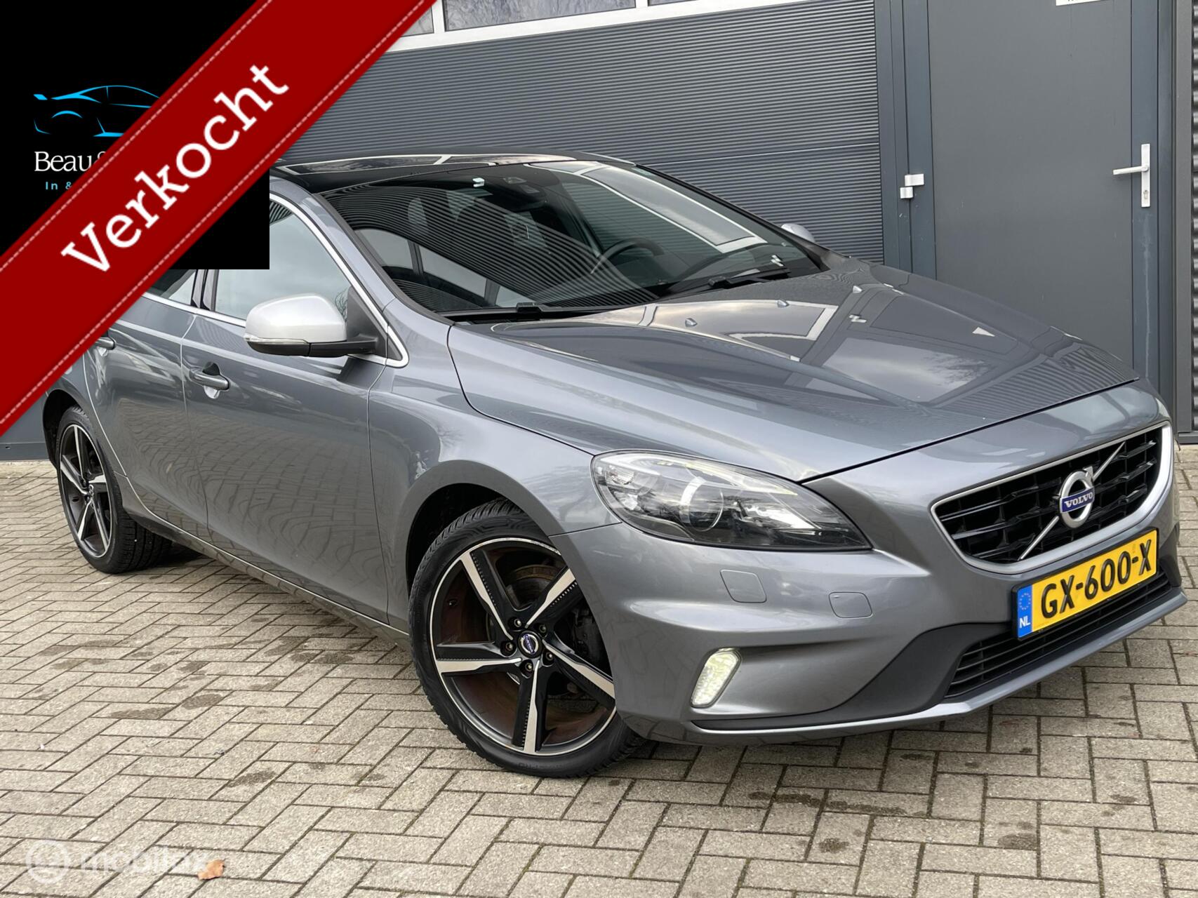 Volvo V40 2.0 D2 R-Design | nwe apk+beurt 2015 - voorkant
