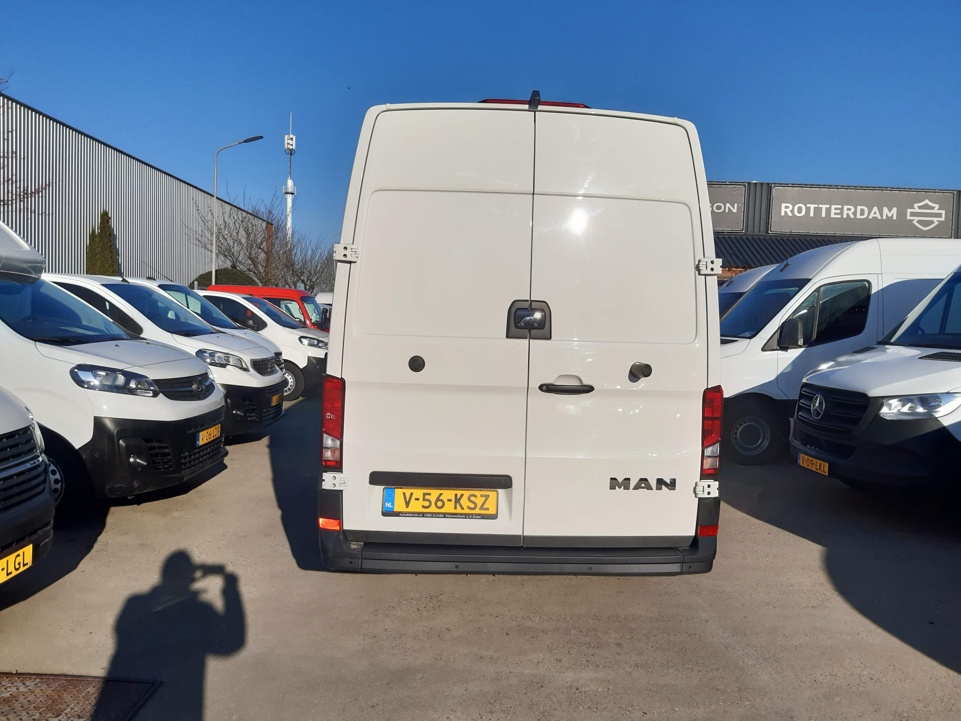 Foto van Man Tge
