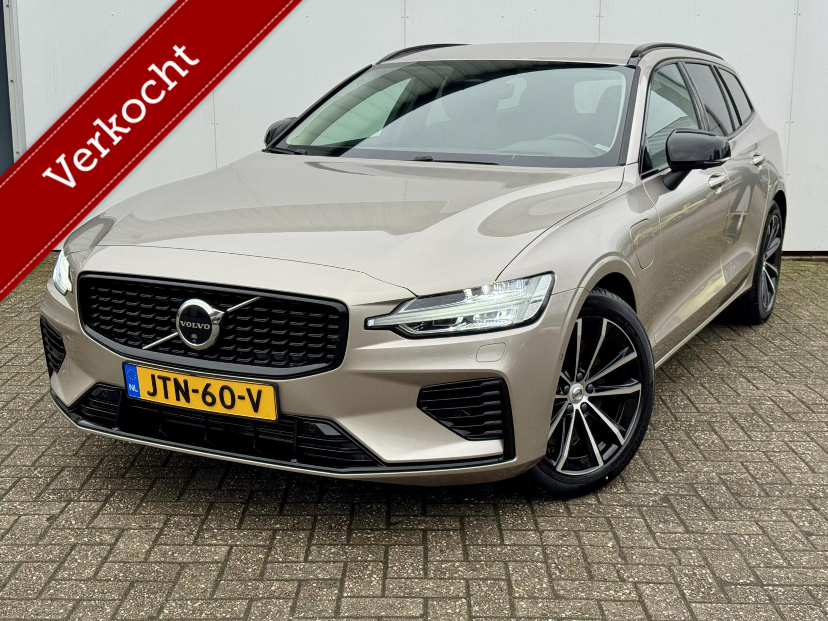 Volvo V60 T6 Plug-in hybrid AWD Plus Dark|Head-up|360 Camera|HK-audio|ACC|BLIS 2025 - voorkant