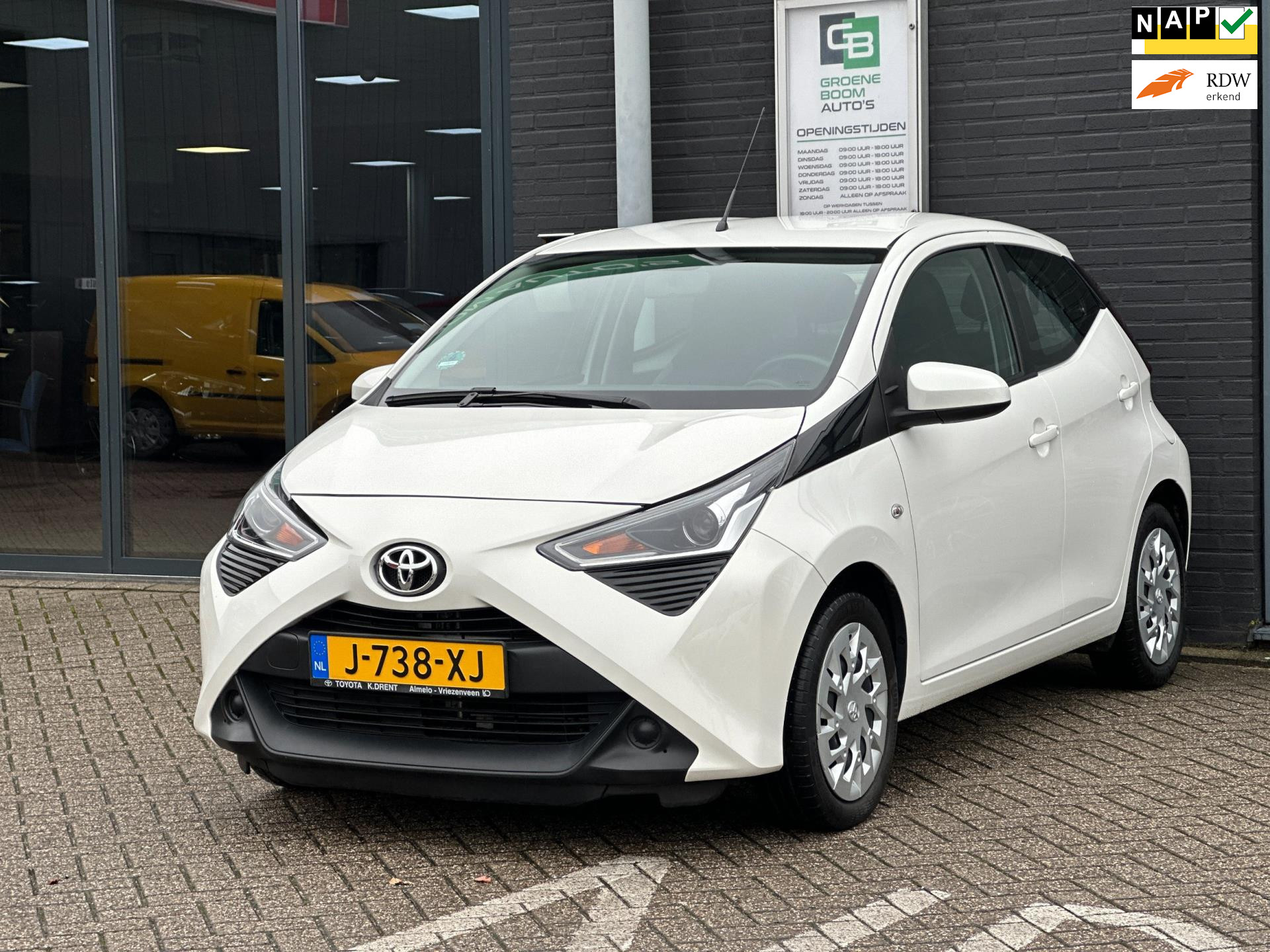 Toyota Toyota Aygo 1.0 VVT-i x-play/NAVI/CAMERA/AIRCO/ NL-AUTO NAP!! 2020 - voorkant