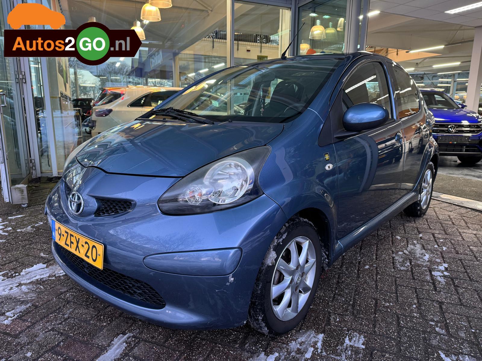 Toyota Toyota Aygo 1.0-12V + 2008 - voorkant