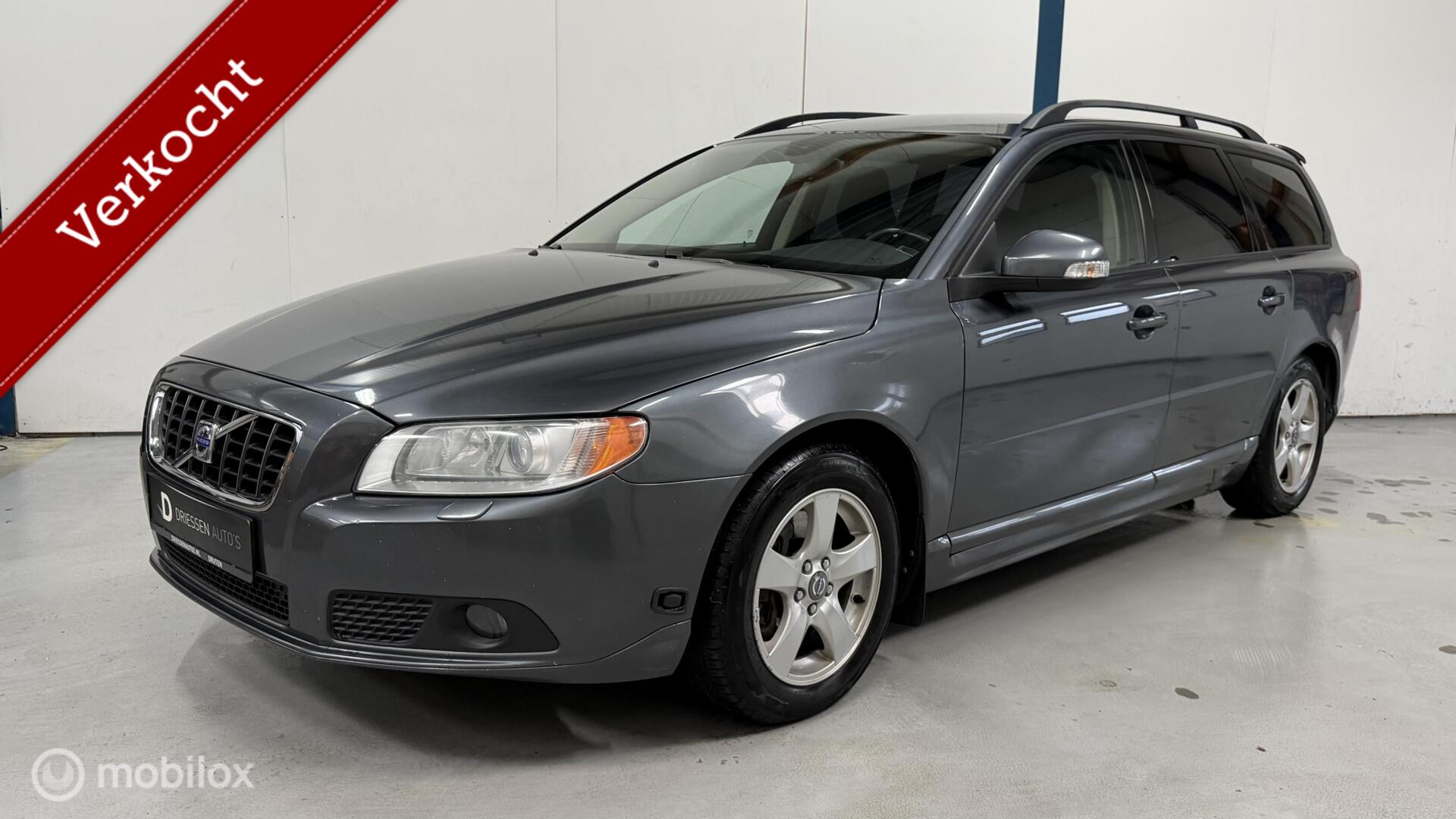 Volvo V70 2.5FT Momentum AUTOMAAT / YOUNGTIMER 2009 - voorkant