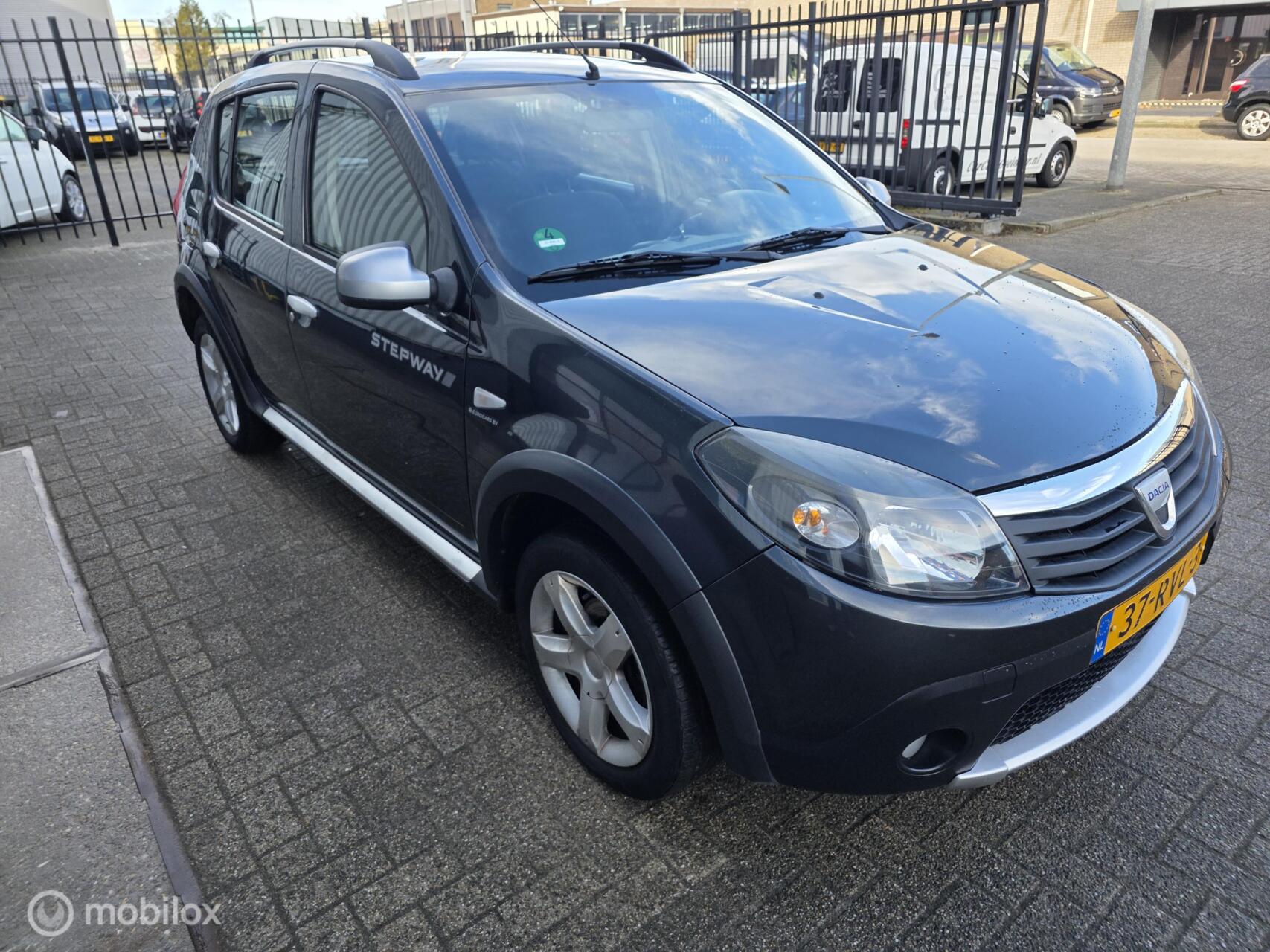 Foto van DACIA SANDERO