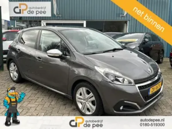 Peugeot 208 1.2 PureTech Signature 2019 - voorkant