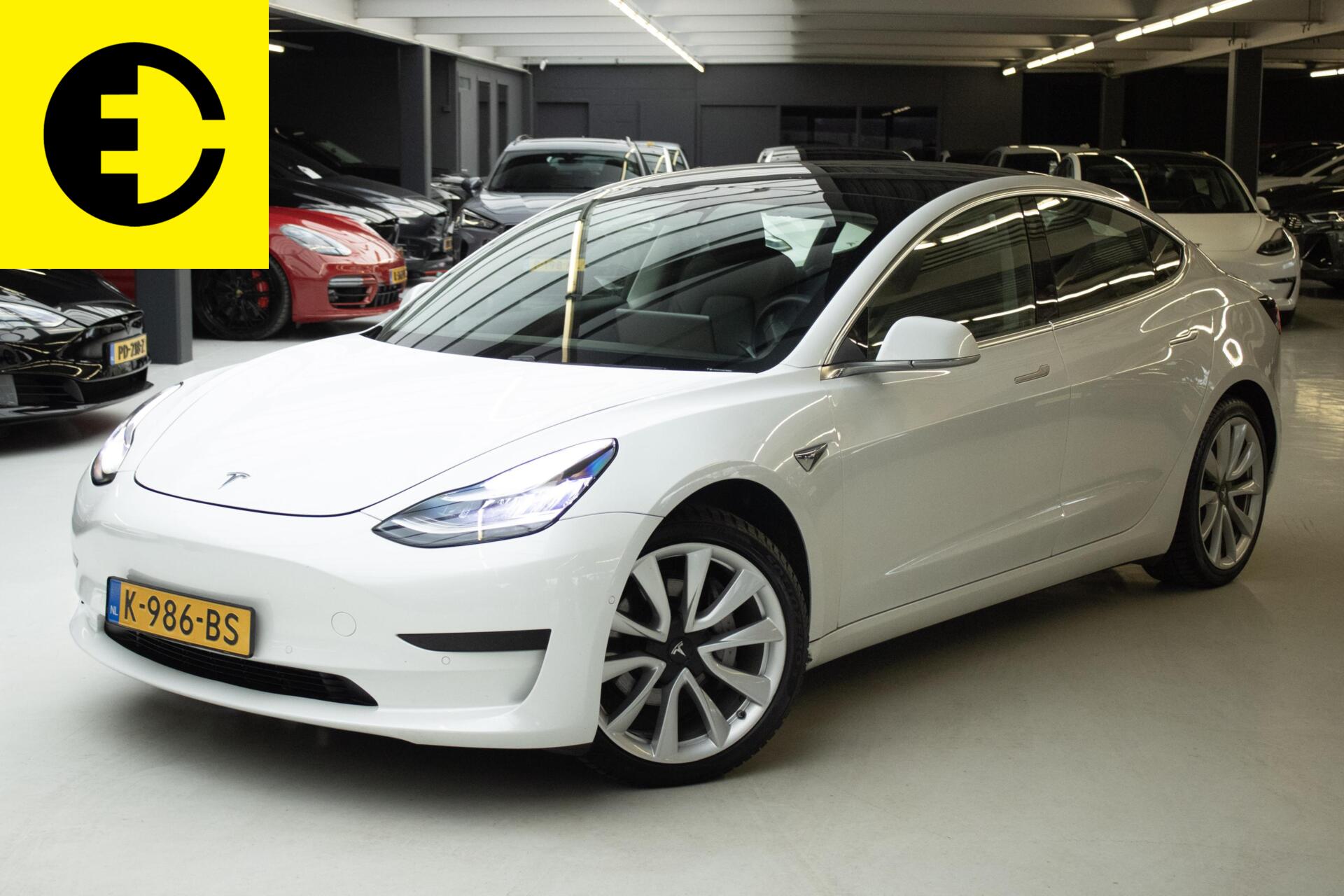Tesla Model 3 Standard RWD Plus 60 kWh | 89,7% SoH | Trekhaak | Incl.BTW 2020 - voorkant