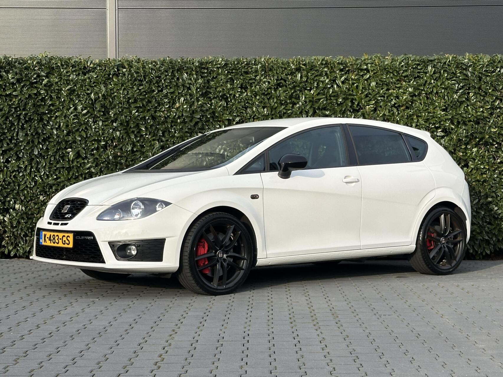 Seat Leon 2.0 TFSI Cupra R, ALCANTARA KUIPSTOELEN, NAVI, CRUISE CONTROL, CLIMATE CONTROL, LICHTMETAAL 19" 2010 - voorkant