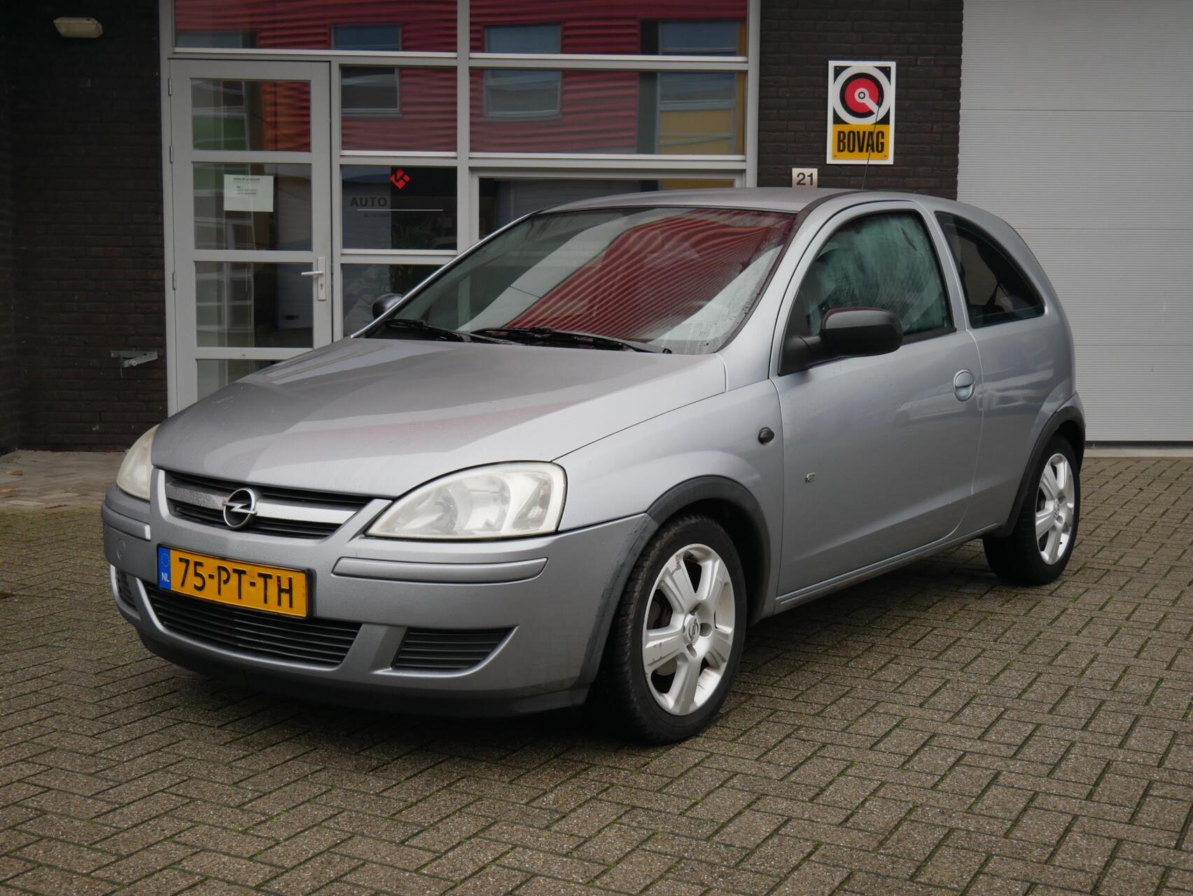 Opel Corsa 1.2-16V Full Rhythm 2004 - voorkant