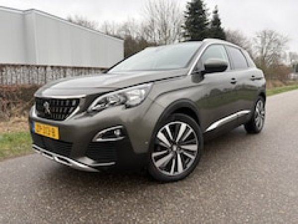 Peugeot 3008 1.6 PureTech Blue Lease Premium 2019 - voorkant