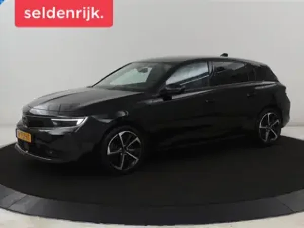Opel Astra 1.6 Hybrid Business Edition 2022 - voorkant