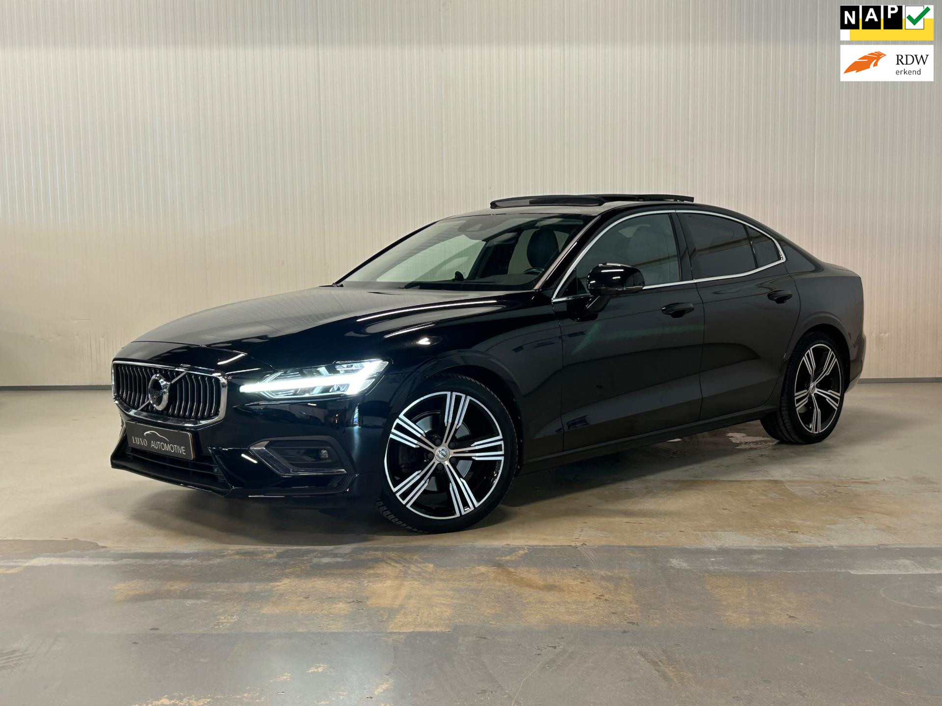 Volvo S60 2.0 B3 Inscription | NAP | PANO | HUD | HARMAN KARDON | 360 CAMERA 2021 - voorkant