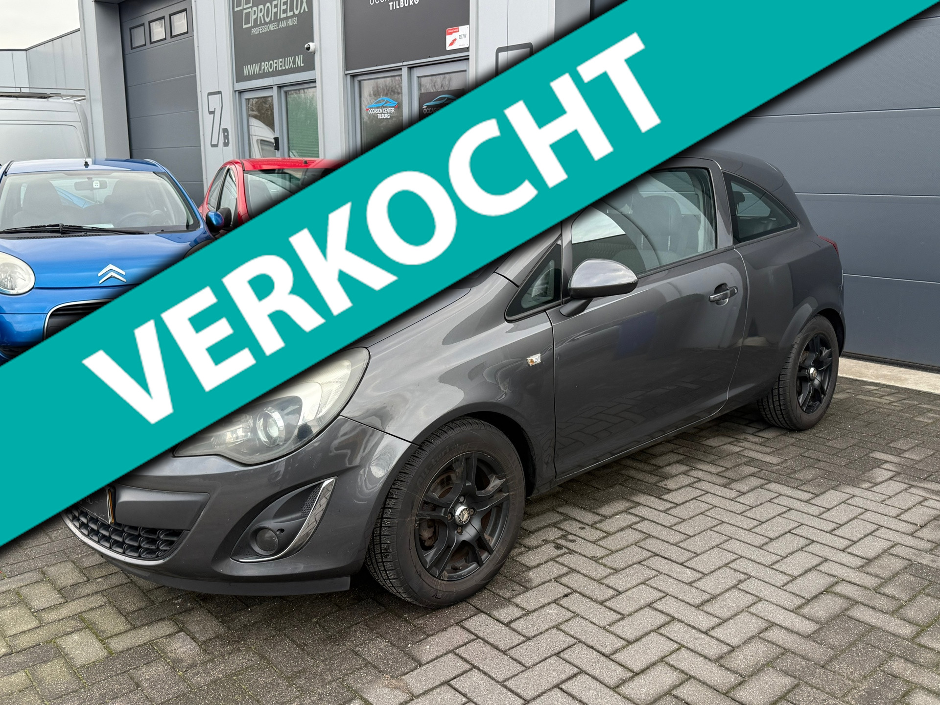 Opel Corsa 1.2 AIRCO | CRUISE | PARKSENSOR | LM-VELGEN | APK | 2011 - voorkant